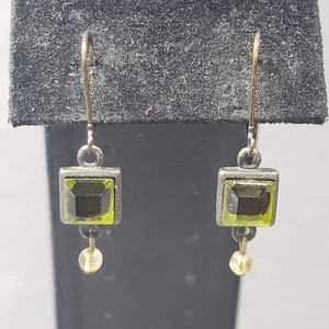 Beaded Dangle Earrings Bronze Tone Green Glass Steampunk Modernist Boho 1.5" - Foto 1 di 10