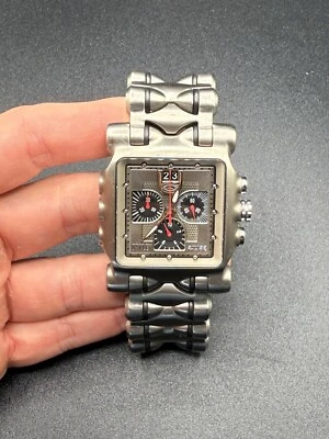 Reloj Oakley Minute Machine Gen 2 esfera plateada titanio Foto 1 de 4