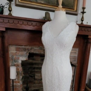 DB Studio Lace Wedding Dress - Picture 1 of 10