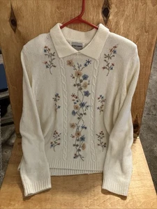 Alfred Dunner Women’s White Pullover Sweater With Padded Shoulders-Sm - Picture 1 of 6