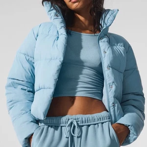 Alo Yoga Gold Rush Puffer Azul Celestial S - Imagen 1 de 9