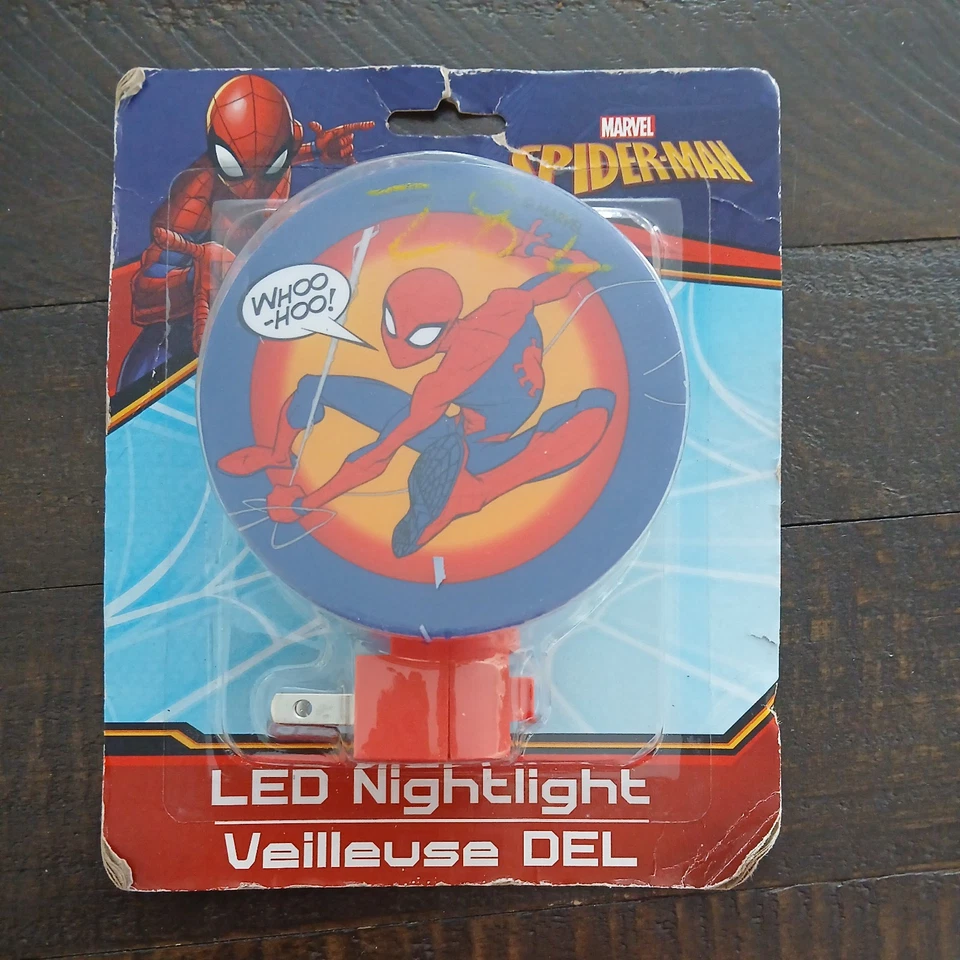 Collectible 2023 Marvel SPIDERMAN LED NIGHT LIGHT Superhero Plug in Rotary Shade