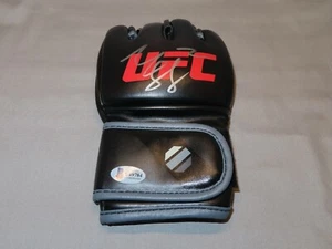 Guante Beckett autografiado por Khamzat Chimaev firmado por UFC BAS CERTIFICADO DE AUTENTICIDAD 1C - Imagen 1 de 6