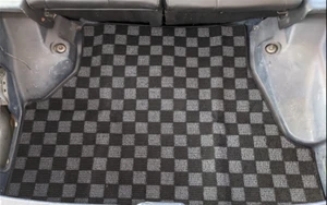 Alfombrilla gris P2M para maletero trasero a cuadros Toyota Corolla AE86 Hatchback Checker - Imagen 1 de 12