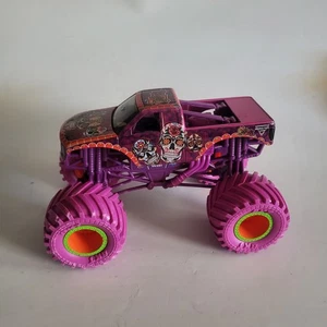 Monster Jam Serie 19 Calavera Monster Truck True Metal Escala 1:24 - Imagen 1 de 7