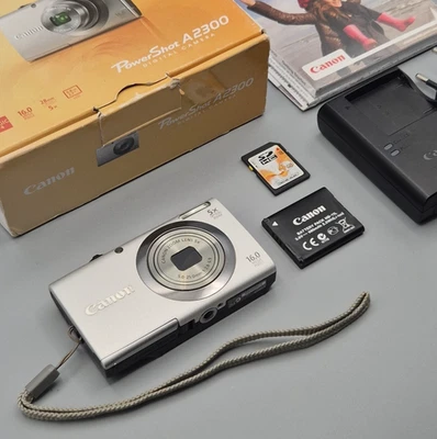 Canon PowerShot A2300 HD 16MP Digital Camera Silver 5x Zoom, Charger, SD, Great! - Photo 1/4