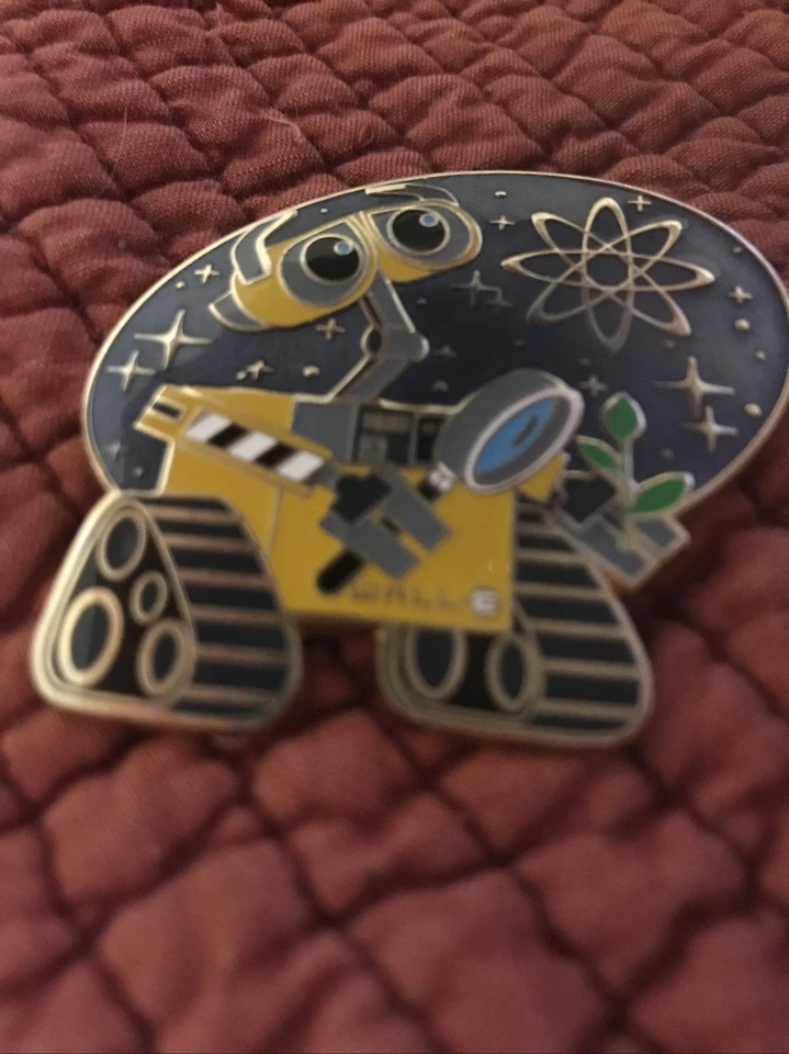 Prendedor y tarjeta Disney Shopping Explorer Series WALL-E planta examinadora LE 250 Foto 1 de 4