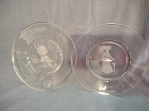 Juego de 2 placas de vidrio transparente vintage de 8" con rosa grabada y platos de almuerzo para dama - Imagen 1 de 3
