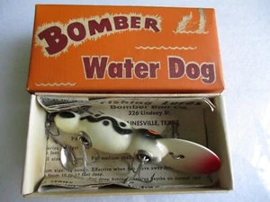 Vintage 2-1/2 Inch wood Water Dog Bomber Lure w/ Box & Insert  #1508 - Picture 1 of 5