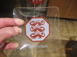 Ancien Cendrier Vide Poche Ramasse Monnaie Saint Gobain Dragon Cracheur de Feu - Imagen 1 de 1