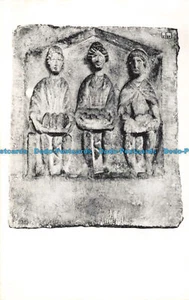 R669458 Relief der Deae Matres die Muttergöttinnen. Gefunden in Ashcroft Cirene - Bild 1 von 2