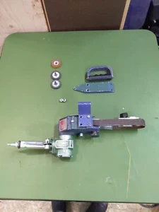 Dynabrade 11486 Dynabelter  Belt Sander & Accessories  *TESTED/WORKING* - Picture 1 of 24