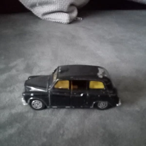 Corgi London Taxi - Picture 1 of 9