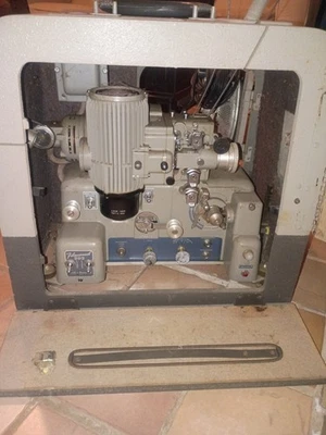 Proyector Vintage Funcionando BELL & HOWELL Filmsound # 202 Proyector 16mm con Amplificador Foto 1 de 4