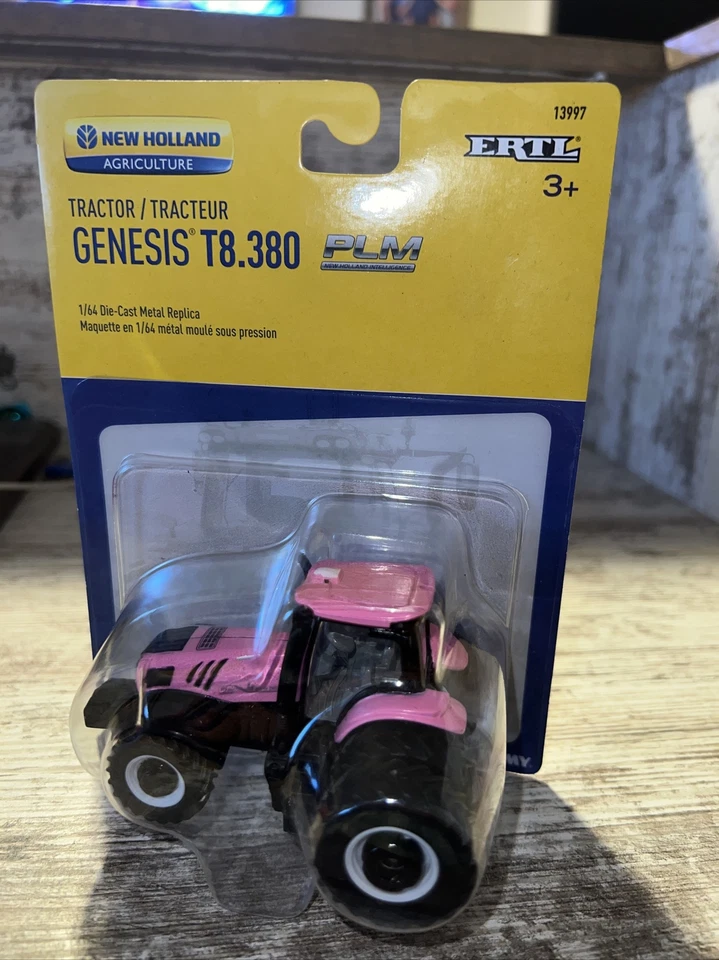 Tractor New Holland Genesis T8.380 escala 1/64 con doble fundido a presión rosa Ertl Foto 1 de 4