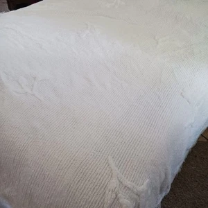 Chenille Bedspread White Fringed Queen/King Vintage - Picture 1 of 5