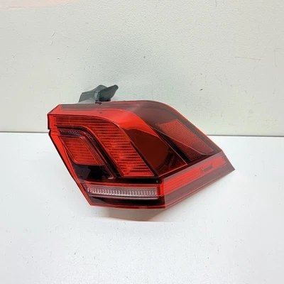 2018-2024 VOLKSWAGEN TIGUAN ВНЕШНИЙ ЗАДНИЙ ФОНАРЬ ПРАВЫЙ БОКОВОЙ СВЕТОДИОДНЫЙ 5NN945096A OEM - Изображение 1 из 4