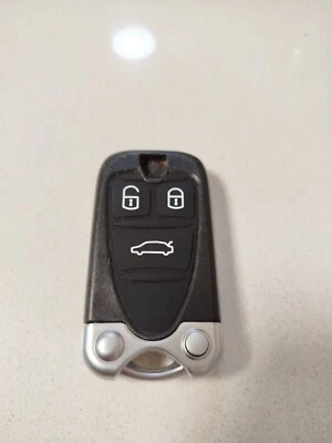 ALFA ROMEO 159 939 钥匙盒 带未切割刀片 3 按钮 正品零件 — 第 1/2 张图片