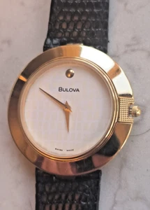 BULOVA gold 13196 quarzo 36 mm NOS ancora pellicolato Pierre Cardin style - Imagen 1 de 6