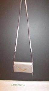 Bolso de mano bandolera de noche plateado vintage para mujer L72672 con detalles metálicos - Imagen 1 de 4