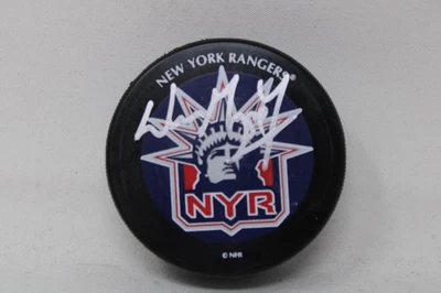 Wayne Gretzky Hockey Puck Signed Auto PSA/DNA Authentic New York Rangers - Image 1 of 2