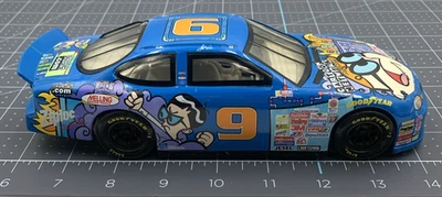 1/24 Diecast Hot Wheels #9 Cartoon Network Dexters Lab NASCAR Jerry Nadeau Ford - Image 1 of 4