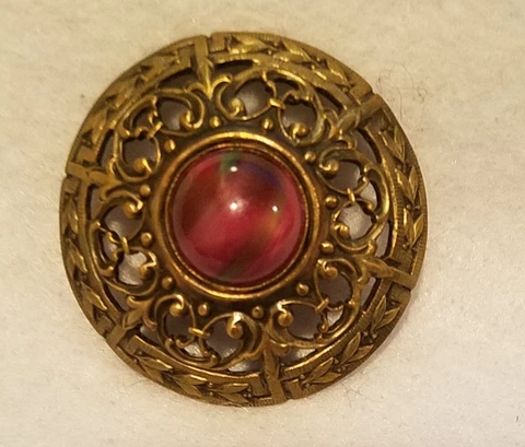 FANTASTIC ANTIQUE PIERCED BRASS GAY 90'S BUTTON W/REDISH/PURPLEISH STONE 1-5/8" Cover