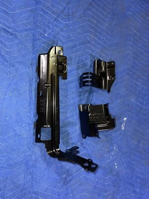 Volkswagen GTI MK6 2011 soportes metálicos interiores  Foto 1 de 2