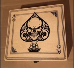 Skelett Spaten Holz Schatzkiste mit Fächern/abnehmbares Tablett 3”Hx7”Lx7”B - Bild 1 von 5