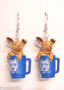 Taza de té de juguete tostado Chihuahua perros 1" capucha perros figuras estatuillas pendientes colgantes - Imagen 1 de 2