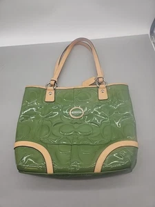 COACH F22322 PEYTON Embossed Green Medium Purse / Hand Bag Flaw - Picture 1 of 11