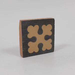 Reproduction Victorian Encaustic Decorative Tile 2 1/4" (54mm) | London Mosaic - Picture 1 of 4