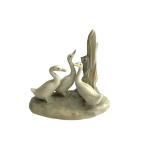 Nao by Lladro Gaggle Of Geese Figurine Ornament Made in Spain - Picture 1 of 5