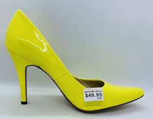fluorescent yellow pumps