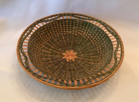 Pine straw basket, green, South Carolina Cover