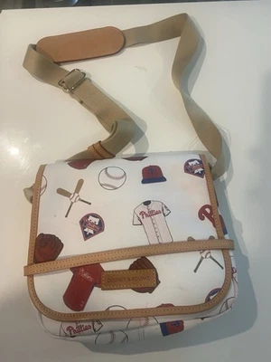 Philadelphia Phillies сумка женщин мульти Dooney & Bourke MLB бейсбол EUC - Изображение 1 из 4