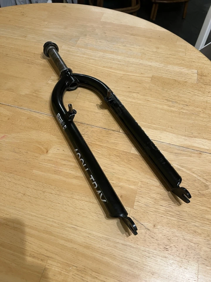 Answer AccuTrax Fork 1”, Threaded Steerer. 26” Wheel 4130 Chromoly Yeti Design - Image 1 of 4