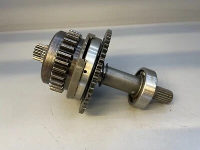 Honda CB550 CB 550 F K 1973 cuatro motor SOHC eje primario, engranaje de embrague de arranque Foto 1 de 4