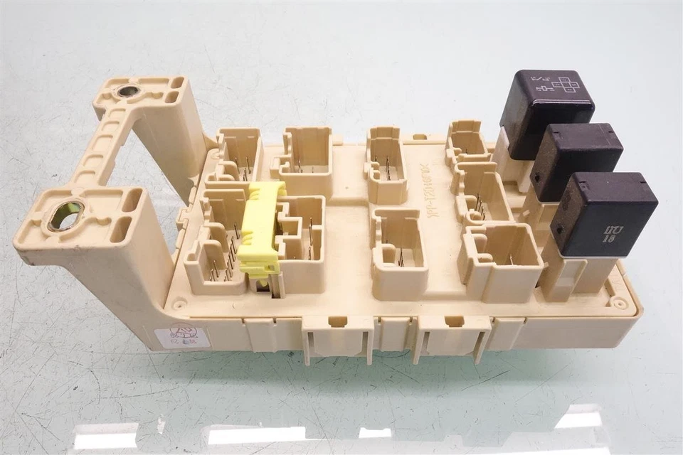 Caixa de fusíveis painel de instrumentos Lexus Rx300 2000-2003 82730-48022 - Imagem 1 de 4