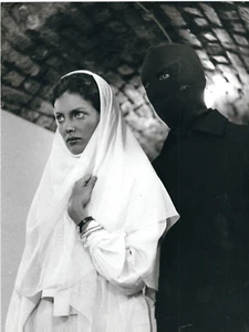 Gayle HUNNICUTT / J.CHAMPREUX - NUITS ROUGES - G.FRANJU - 18 X 23,5 cm - 1974 - Picture 1 of 1