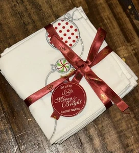 LENOX Cotton 🎄MERRY & BRIGHT🎄 Christmas Holiday Cocktail Napkins NEW Set Of 4 - Picture 1 of 7