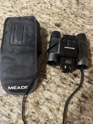 Meade Capture View 8x 22 Integrated Binocular & Digital Camera With Case (16) - Image 1 of 4