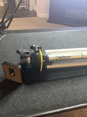 Trípode/caja ligera para cámara Velbon ME-3 2226950 tapa amarilla y negra usada Foto 1 de 4