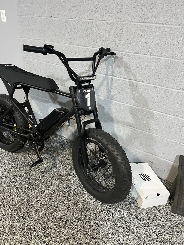 Bicicleta eléctrica Macfox X1S Commuter 48V 10.4Ah 750W potencia máxima bicicletas eléctricas negras Foto 1 de 4