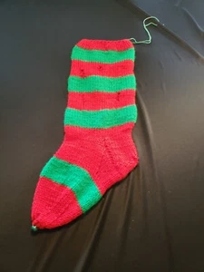 Medias navideñas vintage personalizadas tejidas a mano rayas rojas y verdes - Imagen 1 de 9