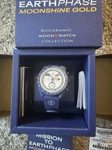 Reloj Swatch x Omega Snoopy Moonwatch Mission To Earthphase Moonshine dorado - Imagen 1 de 7