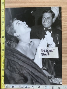 Libro fotografía de escenas de fiesta Ann Baxter John Hodiak Judy Garland & Sid Luft - Imagen 1 de 2
