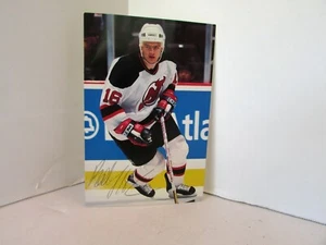 NEW JERSEY DEVILS NHL BOBBY HOLIK #16 CENTER SIGNED POSTCARD SOUVENIER LotD - Picture 1 of 3