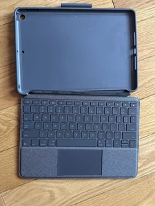 NEW - Logitech Combo Touch For iPad, Unused, Mint Condition - Picture 1 of 3