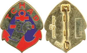 Régiment de Marche du TCHAD, plat, doré, 37 mm, opaque, A.Bertrand (9129) - Imagen 1 de 1